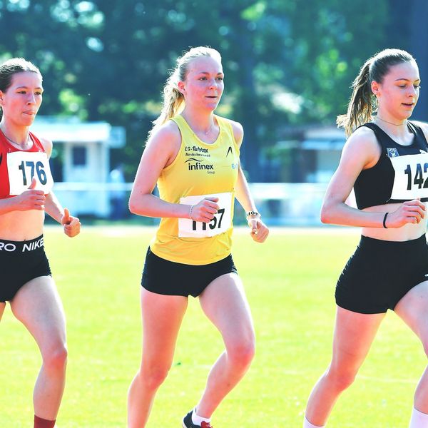 Von links nach rechts: Lena Fenz (TSV 05 Rot), Charlotte Skrzos (LG farbtex Nordschwarzwald), Annika Leineweber (MTG Mannheim)